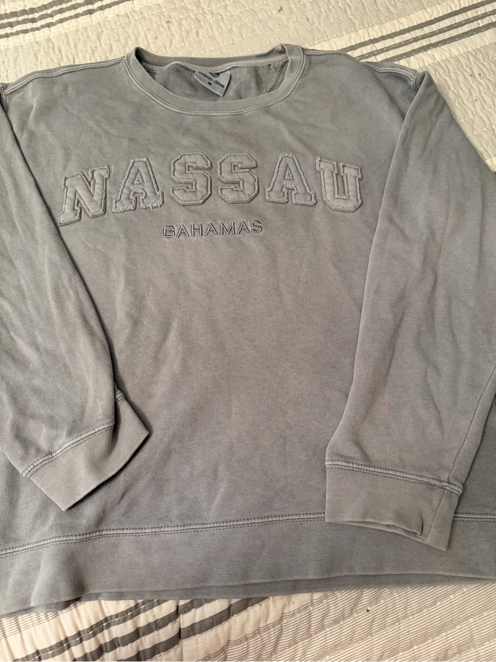 Nassau Bahamas Men's Crewneck Sweatshirt - Gray